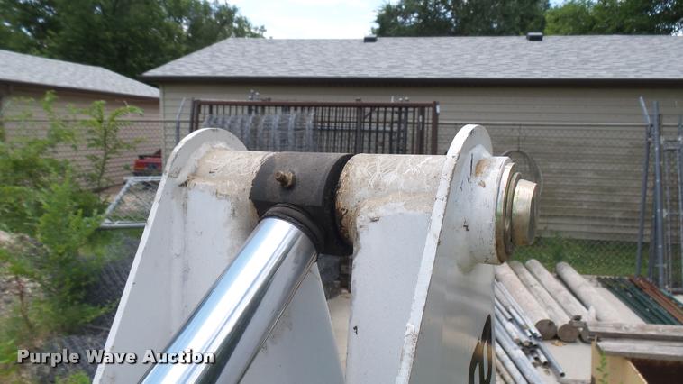 image for item DR9687 Bobcat 8811 backhoe attachment