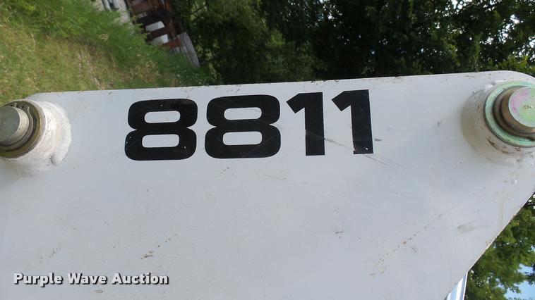 image for item DR9687 Bobcat 8811 backhoe attachment