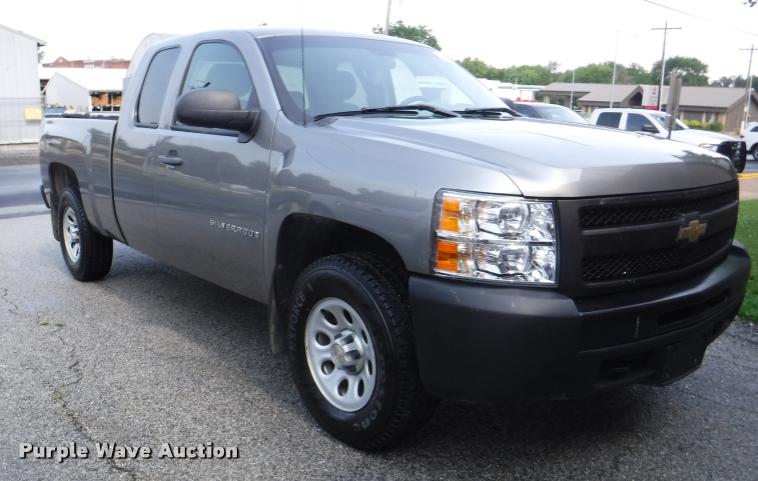 image for item J5683 2009 Chevrolet Silverado 1500 Ext. Cab pickup truck