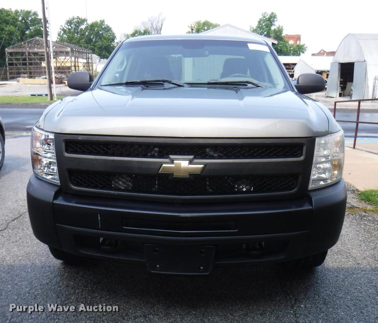 image for item J5683 2009 Chevrolet Silverado 1500 Ext. Cab pickup truck