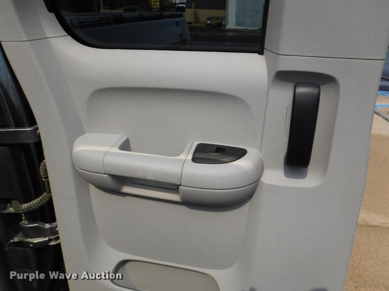 image for item J5683 2009 Chevrolet Silverado 1500 Ext. Cab pickup truck