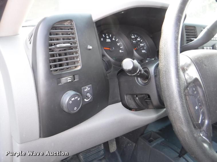 image for item J5683 2009 Chevrolet Silverado 1500 Ext. Cab pickup truck