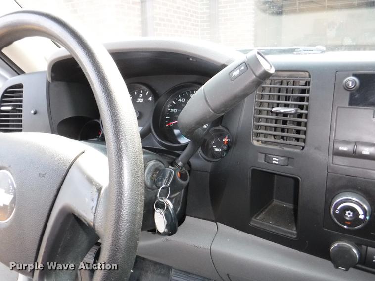 image for item J5683 2009 Chevrolet Silverado 1500 Ext. Cab pickup truck