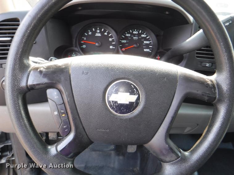 image for item J5683 2009 Chevrolet Silverado 1500 Ext. Cab pickup truck