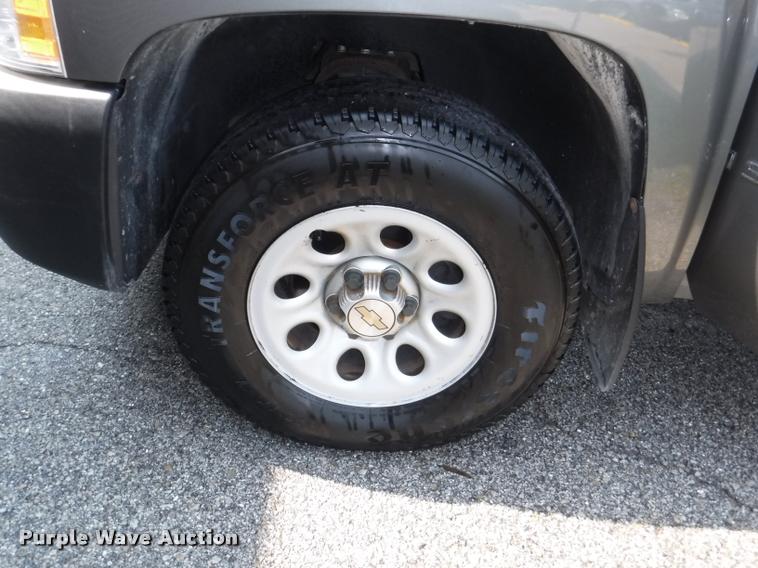 image for item J5683 2009 Chevrolet Silverado 1500 Ext. Cab pickup truck