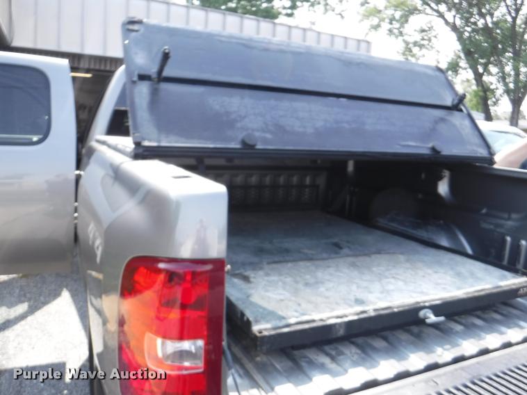 image for item J5683 2009 Chevrolet Silverado 1500 Ext. Cab pickup truck