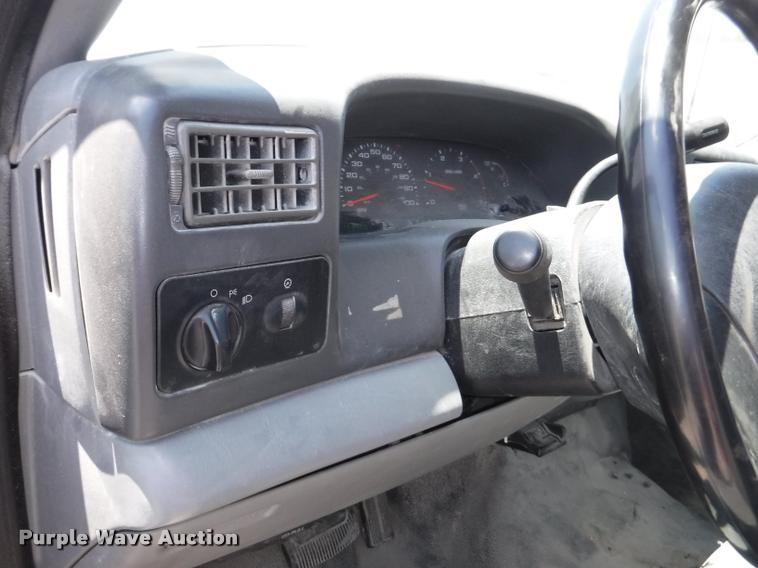 image for item J5684 2002 Ford F450 Super Duty XL service truck