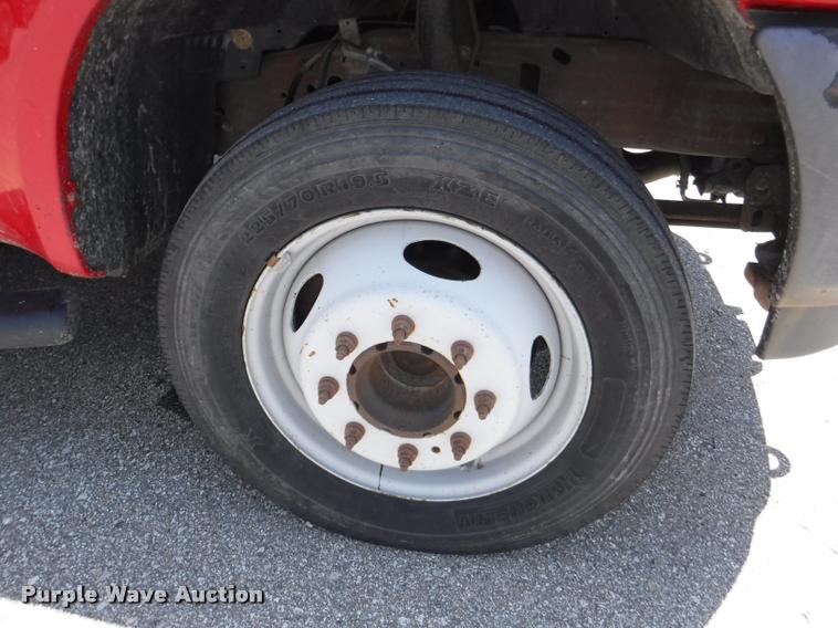 image for item J5684 2002 Ford F450 Super Duty XL service truck