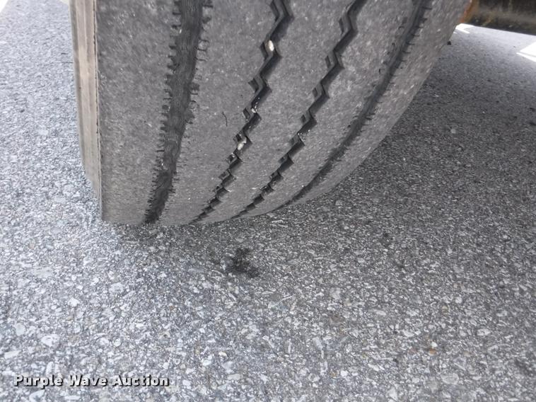 image for item J5684 2002 Ford F450 Super Duty XL service truck