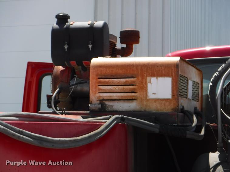 image for item J5684 2002 Ford F450 Super Duty XL service truck