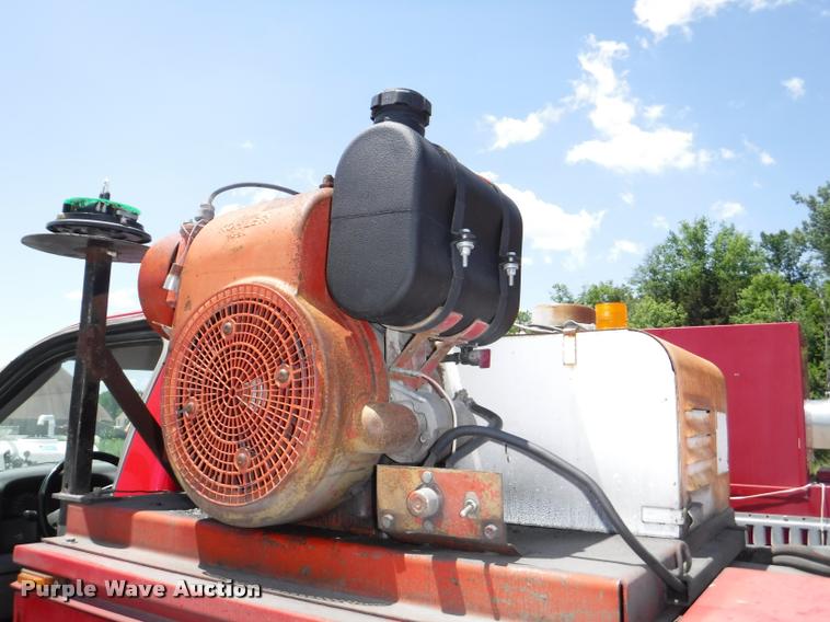 image for item J5684 2002 Ford F450 Super Duty XL service truck