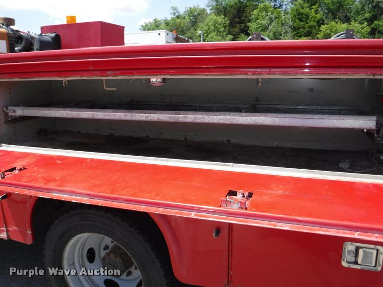 image for item J5684 2002 Ford F450 Super Duty XL service truck