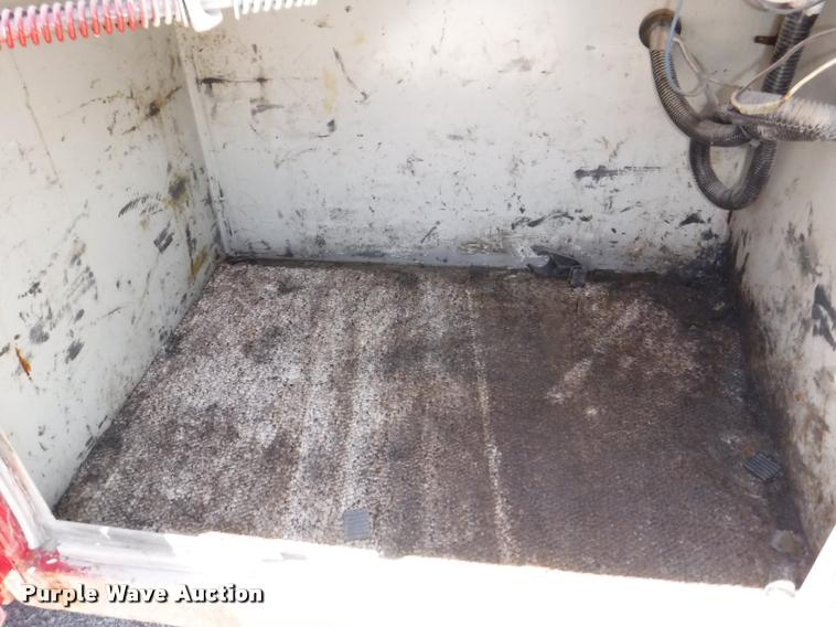 image for item J5684 2002 Ford F450 Super Duty XL service truck