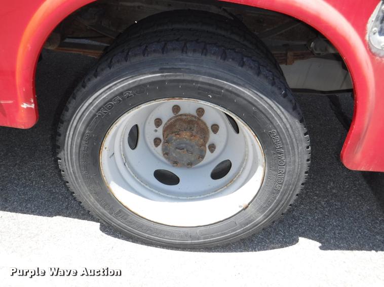 image for item J5684 2002 Ford F450 Super Duty XL service truck