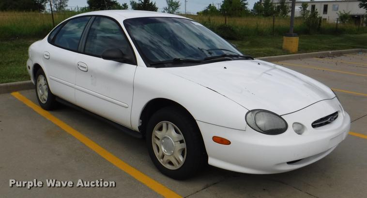 image for item J5685 1999 Ford Taurus LX