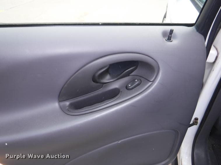 image for item J5685 1999 Ford Taurus LX