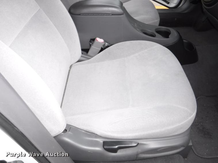 image for item J5685 1999 Ford Taurus LX