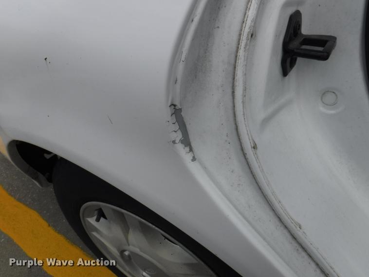 image for item J5685 1999 Ford Taurus LX