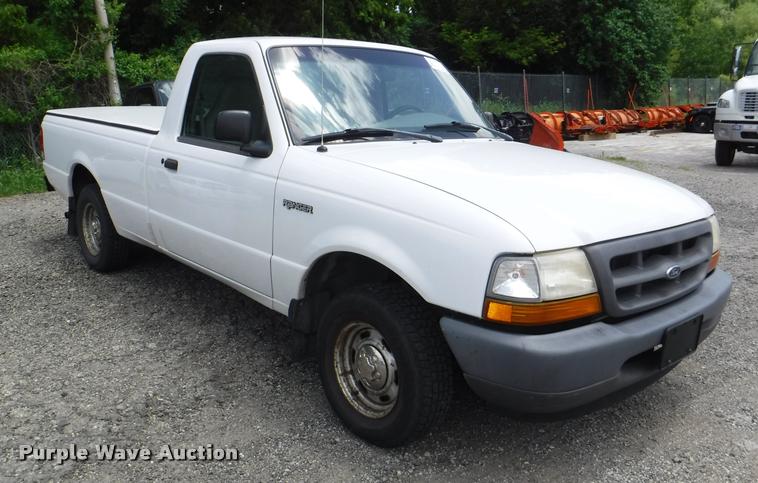 image for item J5686 1998 Ford Ranger pickup truck