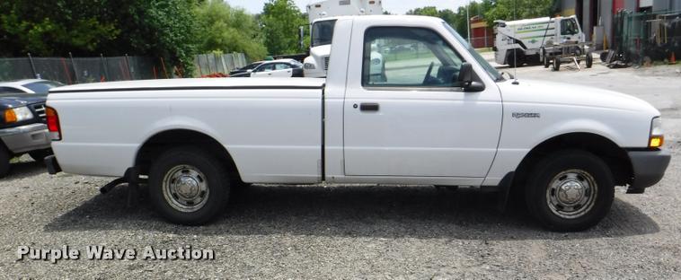 image for item J5686 1998 Ford Ranger pickup truck