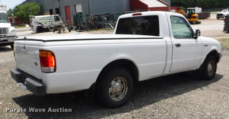 image for item J5686 1998 Ford Ranger pickup truck
