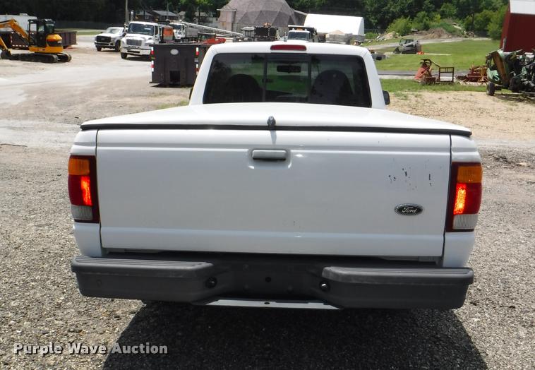 image for item J5686 1998 Ford Ranger pickup truck