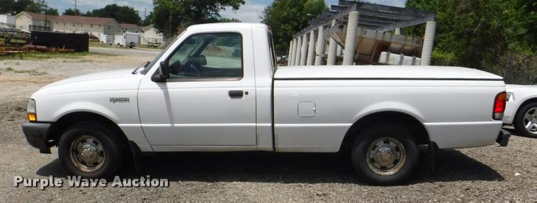 image for item J5686 1998 Ford Ranger pickup truck
