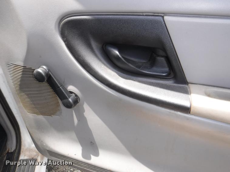 image for item J5686 1998 Ford Ranger pickup truck