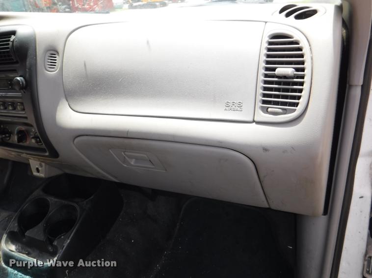 image for item J5686 1998 Ford Ranger pickup truck