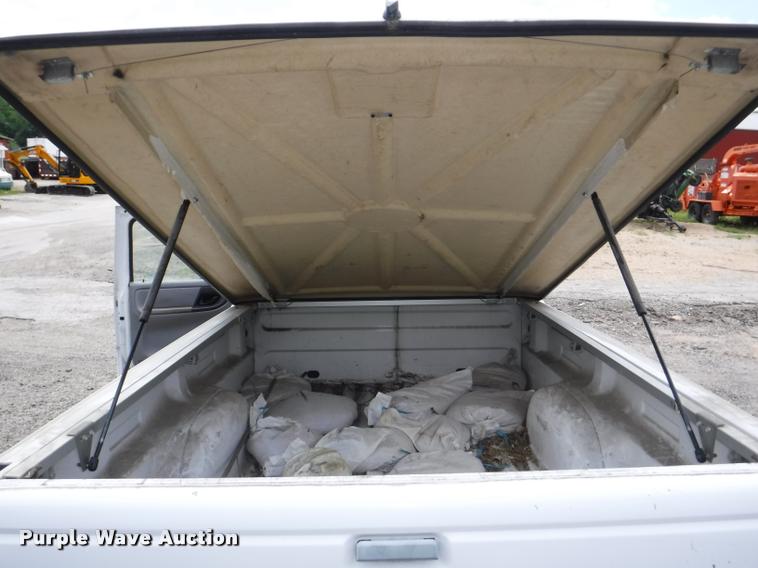 image for item J5686 1998 Ford Ranger pickup truck