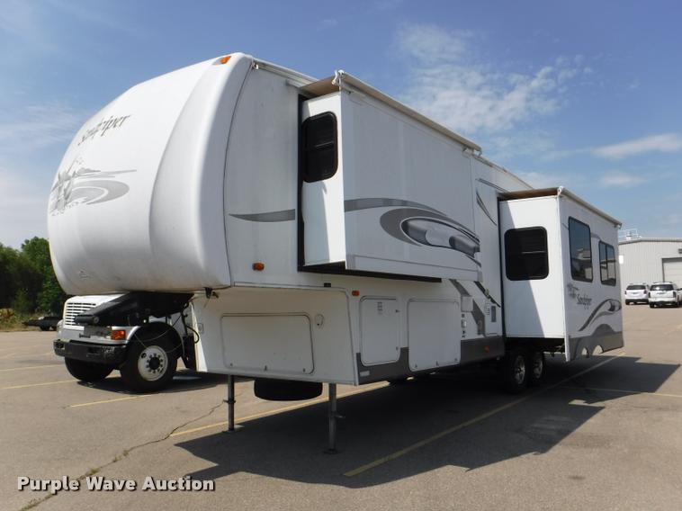 image for item K5917 2005 Sandpiper 305RW camper