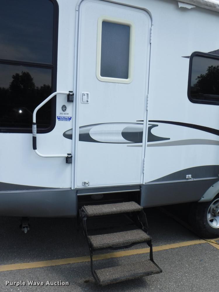 image for item K5917 2005 Sandpiper 305RW camper