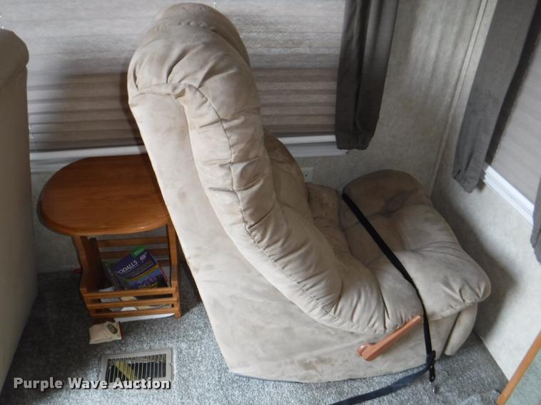 image for item K5917 2005 Sandpiper 305RW camper