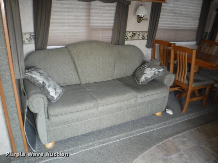 image for item K5917 2005 Sandpiper 305RW camper