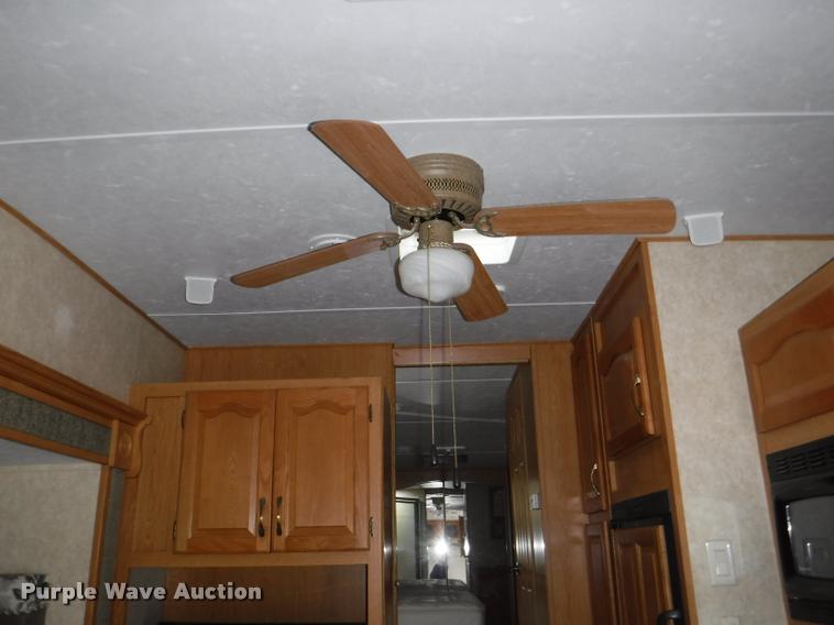 image for item K5917 2005 Sandpiper 305RW camper