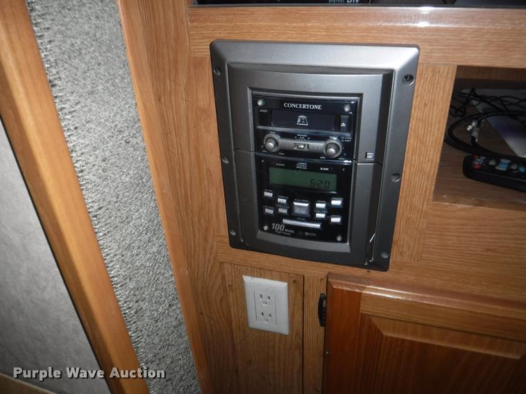 image for item K5917 2005 Sandpiper 305RW camper