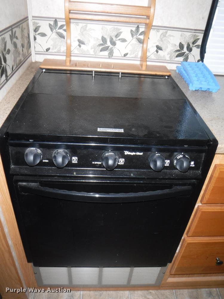 image for item K5917 2005 Sandpiper 305RW camper