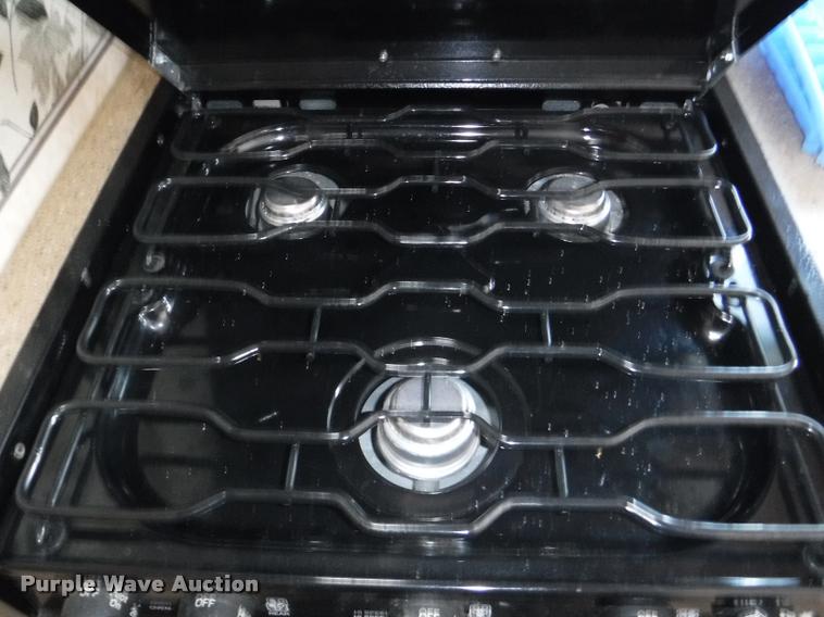 image for item K5917 2005 Sandpiper 305RW camper