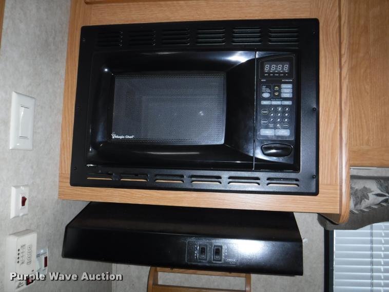 image for item K5917 2005 Sandpiper 305RW camper