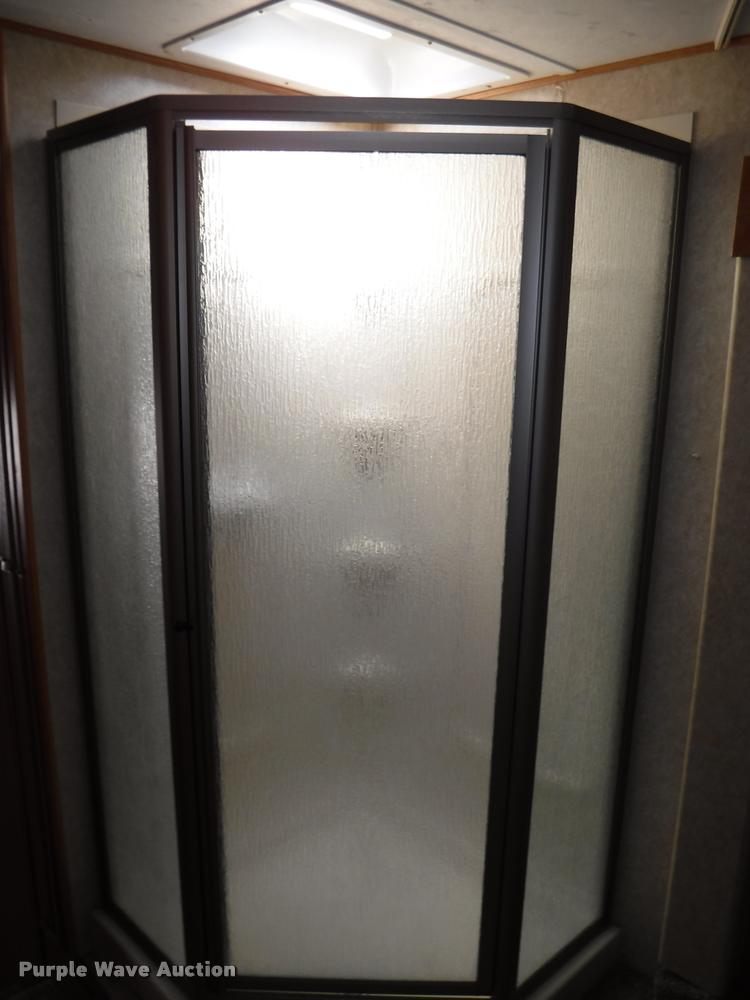 image for item K5917 2005 Sandpiper 305RW camper