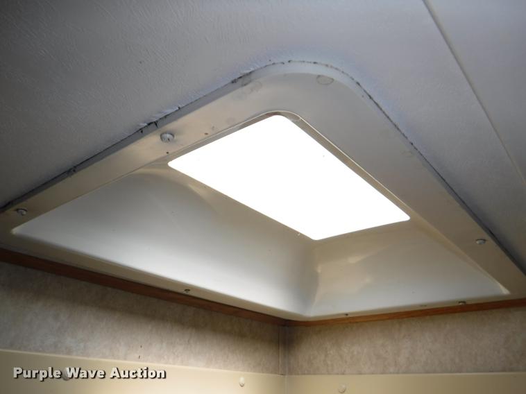 image for item K5917 2005 Sandpiper 305RW camper