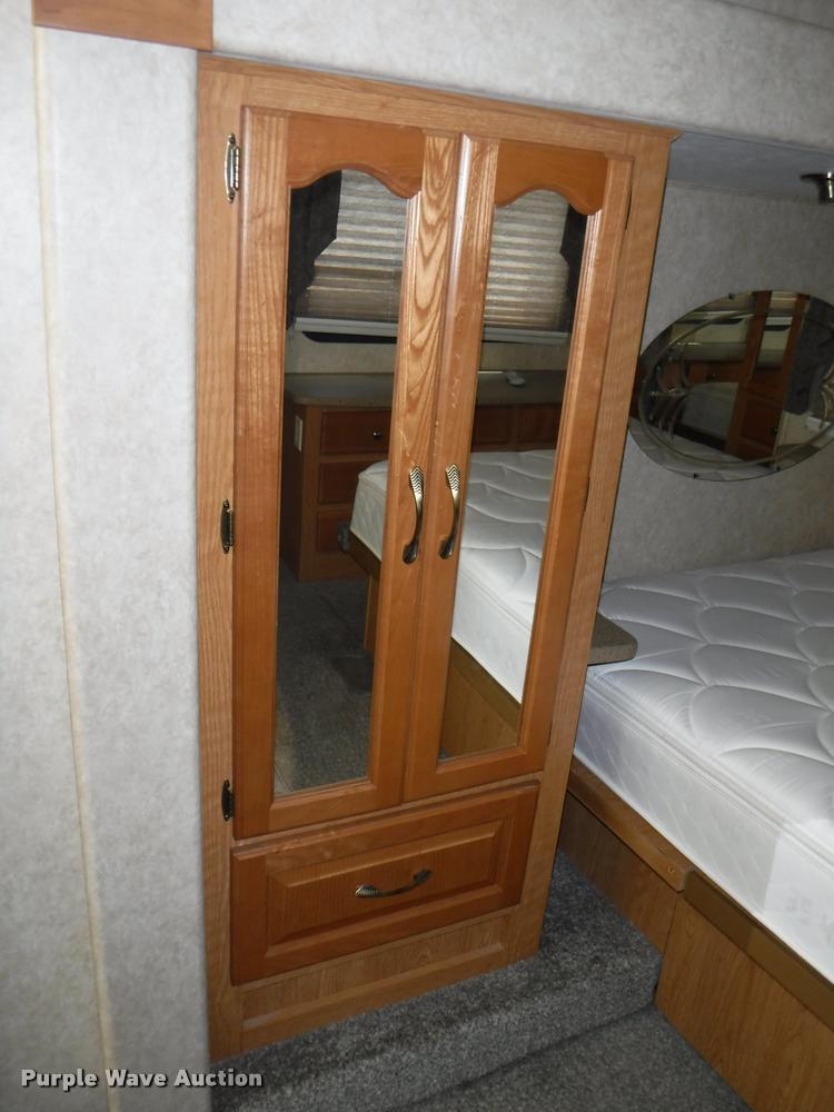 image for item K5917 2005 Sandpiper 305RW camper