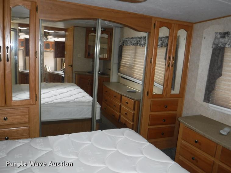 image for item K5917 2005 Sandpiper 305RW camper