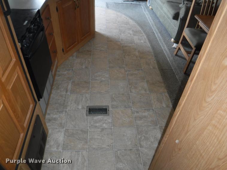 image for item K5917 2005 Sandpiper 305RW camper