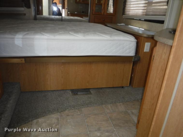 image for item K5917 2005 Sandpiper 305RW camper