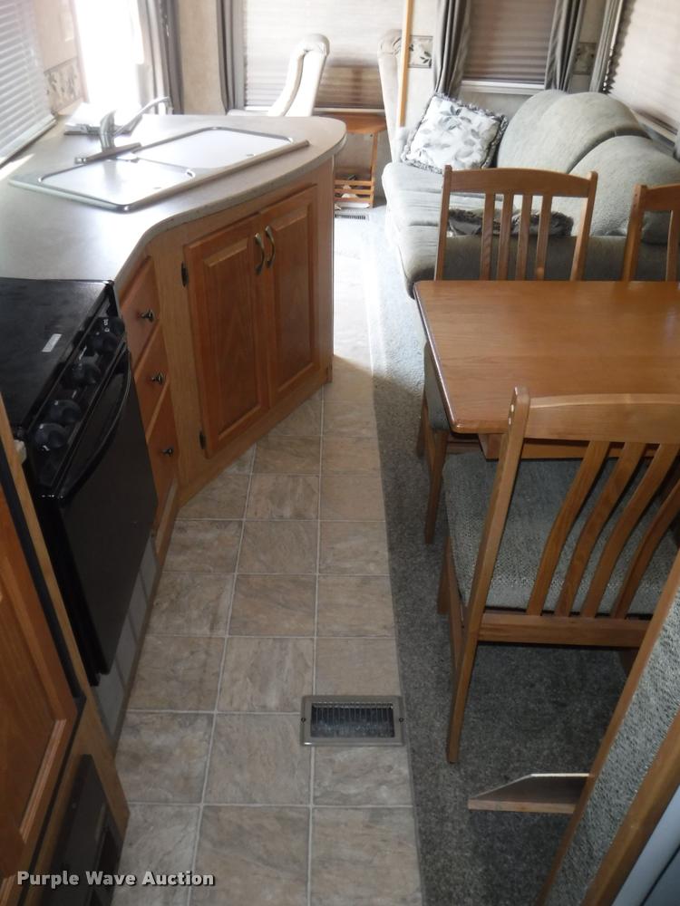 image for item K5917 2005 Sandpiper 305RW camper