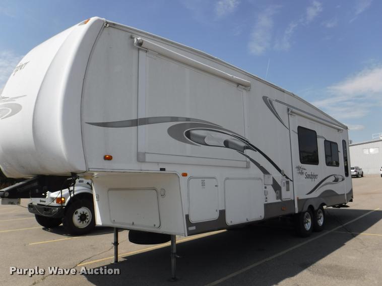 image for item K5917 2005 Sandpiper 305RW camper