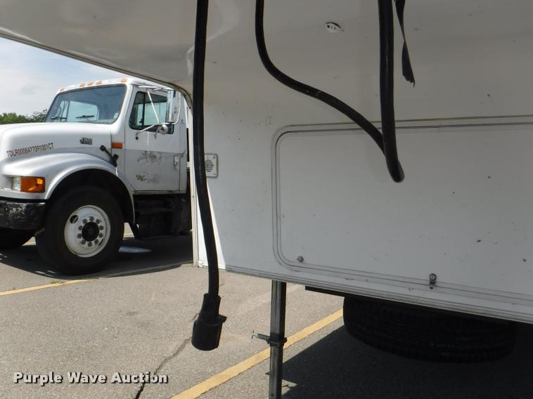 image for item K5917 2005 Sandpiper 305RW camper