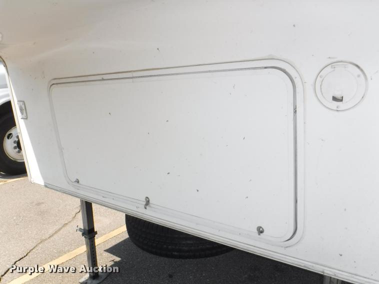 image for item K5917 2005 Sandpiper 305RW camper