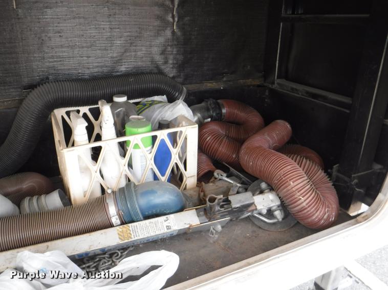 image for item K5917 2005 Sandpiper 305RW camper